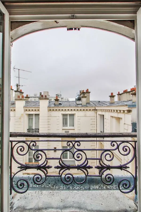 11 Rue Portefoin * Paris